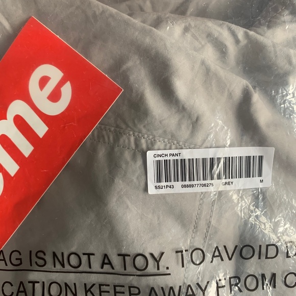 Mens SUPREME Cargo Pants - Picture 6 of 6